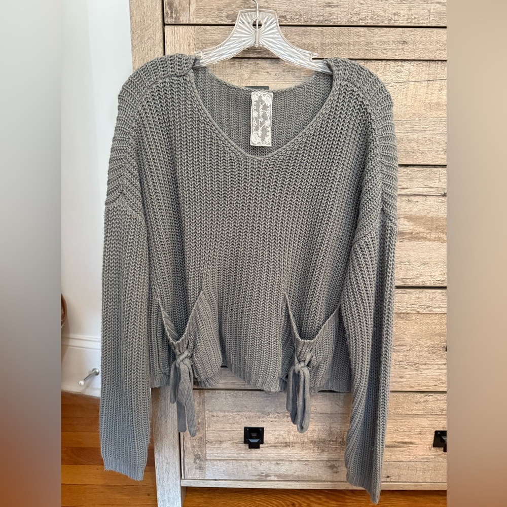 Sadie & Sage Gray V-Neck Sweater